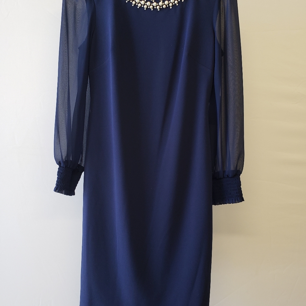 Dresses - Picture 5 of 8